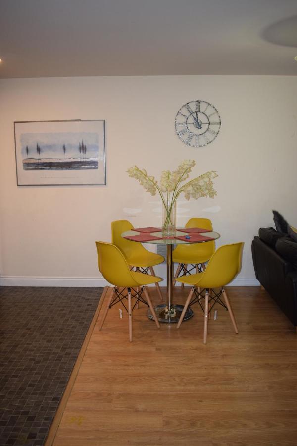 2 Bedroom & 2 Bathroom Apartment - Tca58 Вотфорд Екстер'єр фото